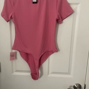 Women’s shape pink sculpted short sleeve bodysuit
